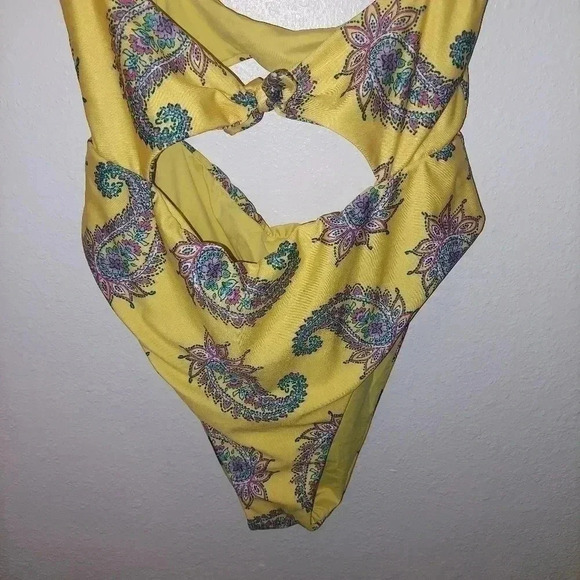 Isabella Rose Yellow Paisley Print Monokini Medium - Picture 4 of 9
